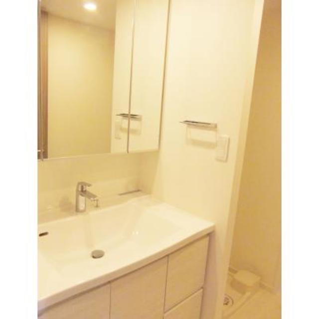 洗面設備　※写真は同タイプ住戸です。