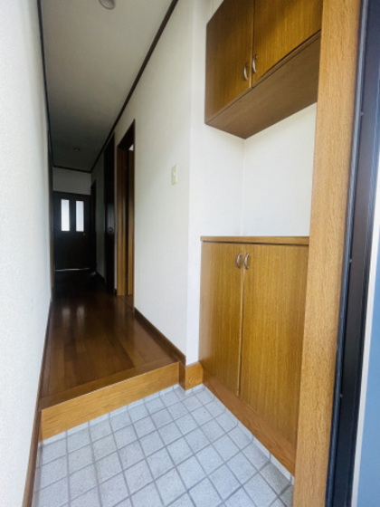 玄関　※別部屋の写真です