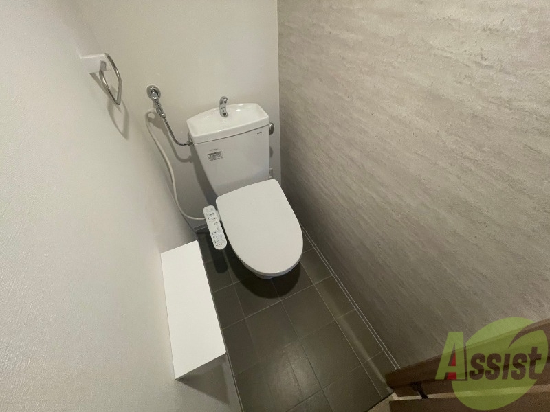 トイレ　こちらはトイレです。清潔感があり、安心して使用できます。