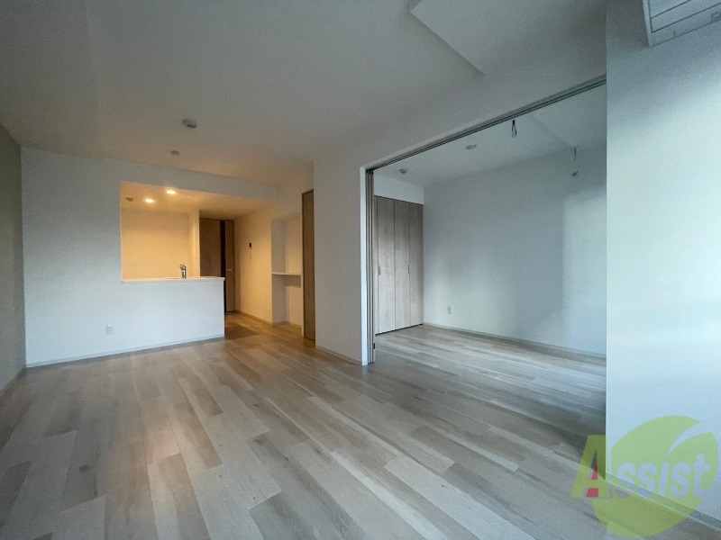 居室・リビング　広くてキレイなお部屋が広がっていて、充実した生活が送れそう。