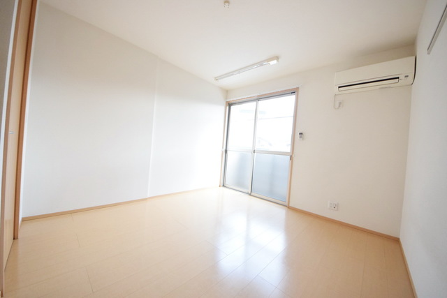 居室・リビング　～日差しさしこむ暖かなお部屋っ～