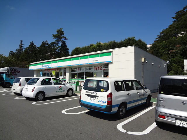 コンビニ　ファミリーマート純心学園前店（コンビニ）まで822m