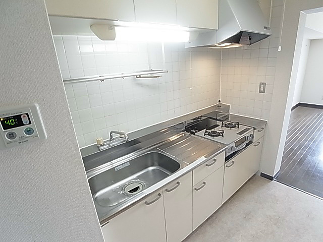 キッチン　同一物件参考写真