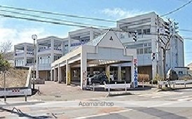 中学校　あやめ野中学校（中学校）まで850m