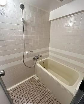 バス・シャワールーム　写真は同タイプ住居です。