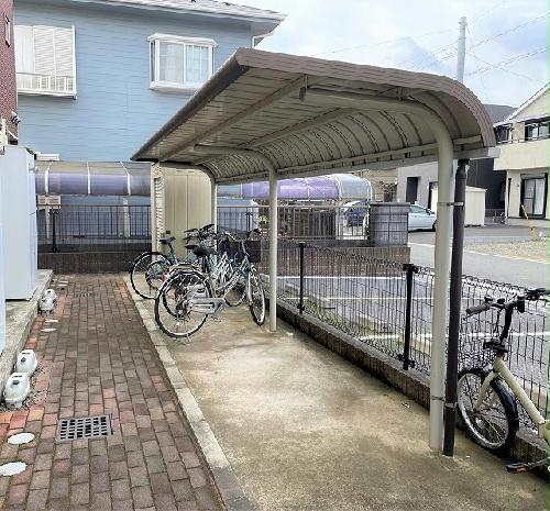 その他共有部分　屋根付き駐輪場完備