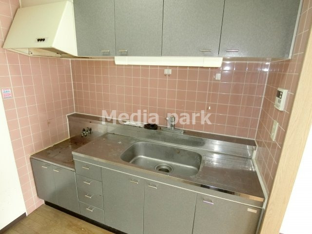 キッチン　同物件別のお部屋の写真です。参考写真です。