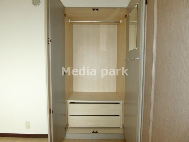 収納　同物件別のお部屋の写真です。参考写真です。