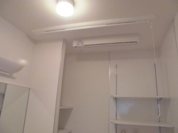 その他設備　部屋干しファン完備で天候を気にせずお洗濯できます♪