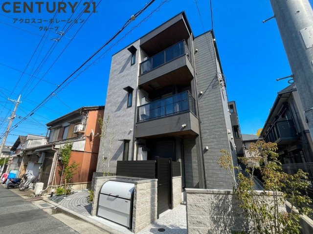 建物外観　オートロック・防犯カメラ付きで安心です♪