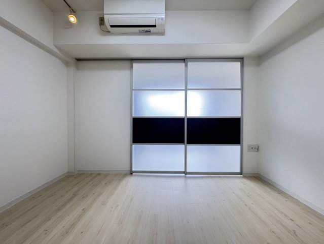 セレニテ甲子園Iの居間写真