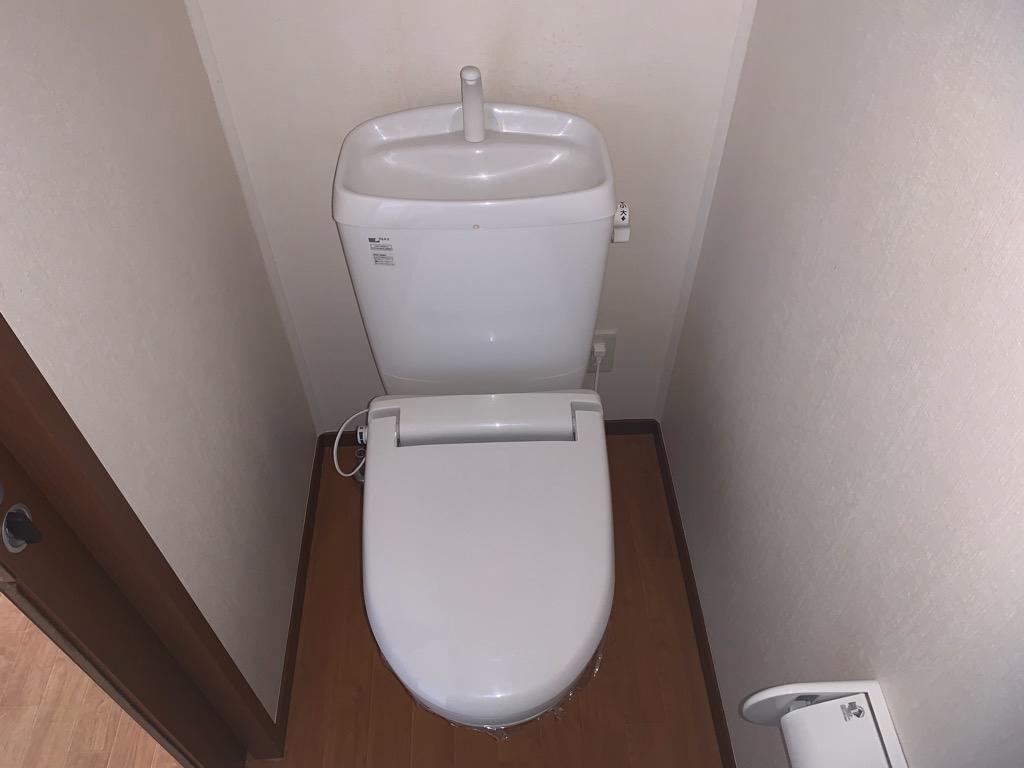 トイレ　写真は301号室