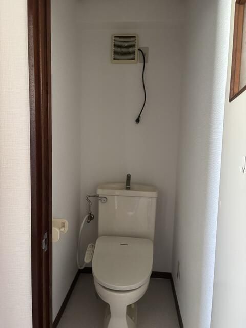 京王相模原線 橋本駅 徒歩10分 4階建 築31年のトイレ写真