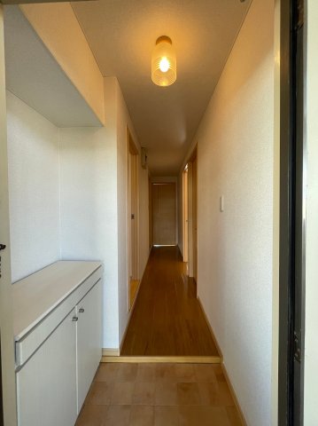 玄関　※写真は同建物別部屋の参考写真です