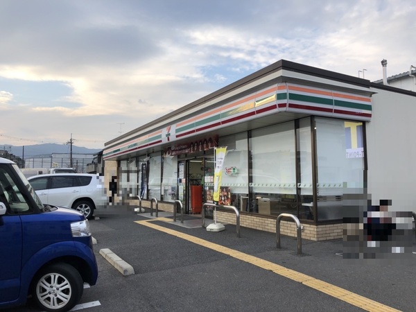 コンビニ　セブンイレブン 長岡京開田１丁目店（コンビニ）まで328m