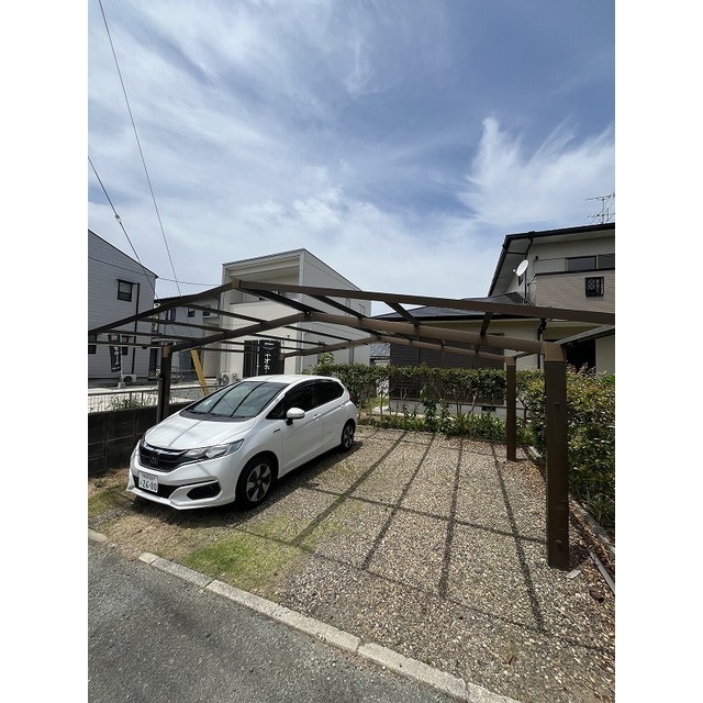 駐車場　2台駐車可