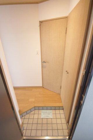 エステートモア今泉の玄関写真