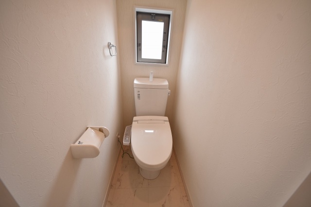 ＪＲ川越線 日進駅 徒歩14分 2階建 築13年のトイレ写真