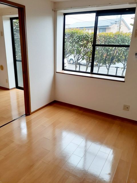 オークヒルズ Aの居間写真