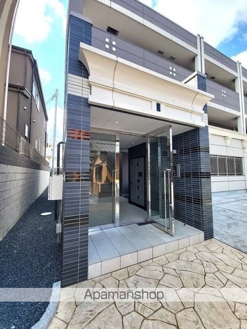 ＪＲ総武線快速 千葉駅 バス乗車時間：17分 最寄りバス停で下車 徒歩1分 3階建 築5年の外観写真