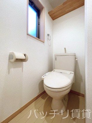 トイレ　同シリーズの別のお部屋。現況を優先します。