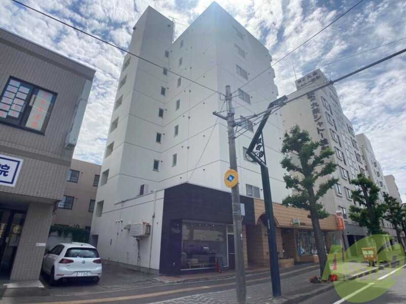郵便局　札幌南九条郵便局（郵便局）まで493m