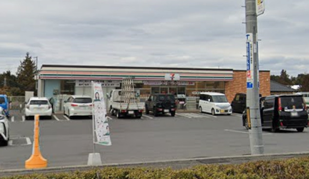 コンビニ　セブンイレブン 石岡杉並4丁目店（コンビニ）まで334m