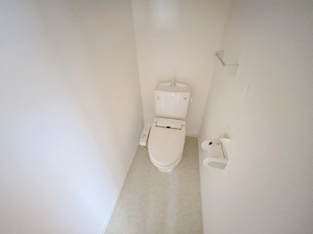 シャルマンヴィラージュC棟のトイレ写真