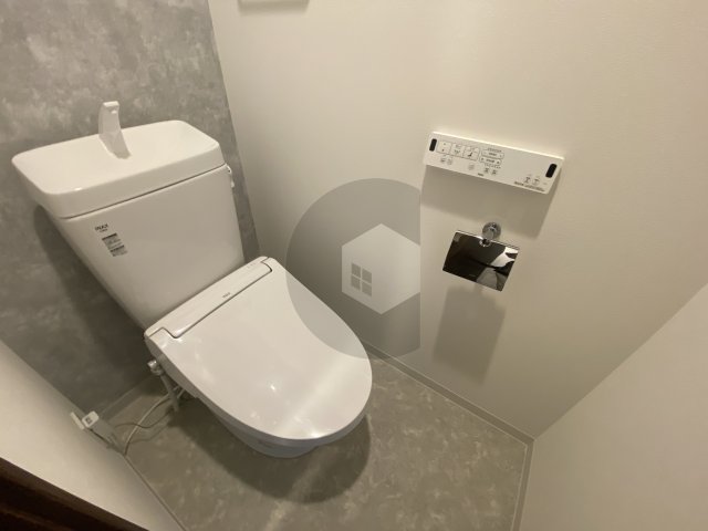 フォーリアライズ大阪エレナのトイレ写真