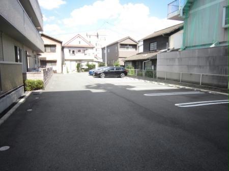駐車場　駐車場