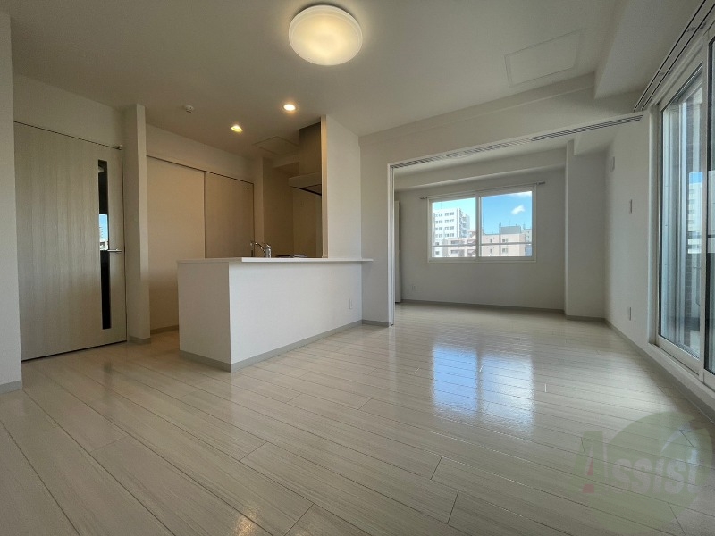居室・リビング　広くてキレイなお部屋が広がっていて、充実した生活が送れそう。
