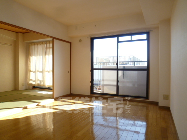 ブランナール元町の居間写真