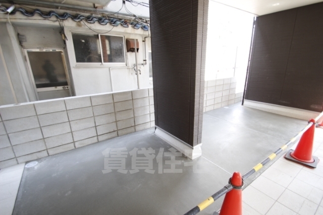 南海本線 湊駅 徒歩7分 3階建 築8年の外観写真
