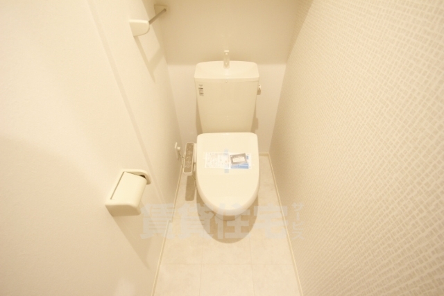 南海本線 湊駅 徒歩7分 3階建 築8年のトイレ写真