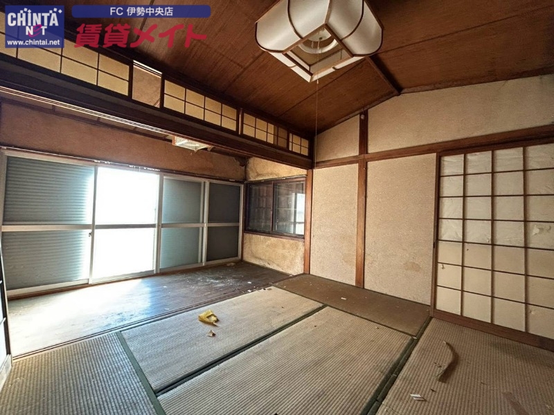 吹上2丁目戸建の居間写真