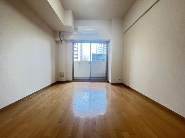 その他部屋・スペース　開放的な寝室です
