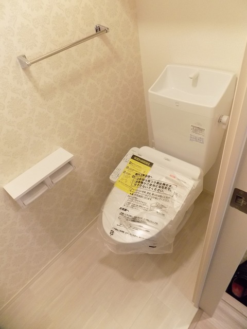 トイレ　同施工会社同仕様写真