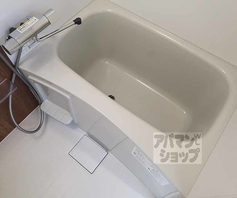 バス・シャワールーム　２０１号室の室内写真です