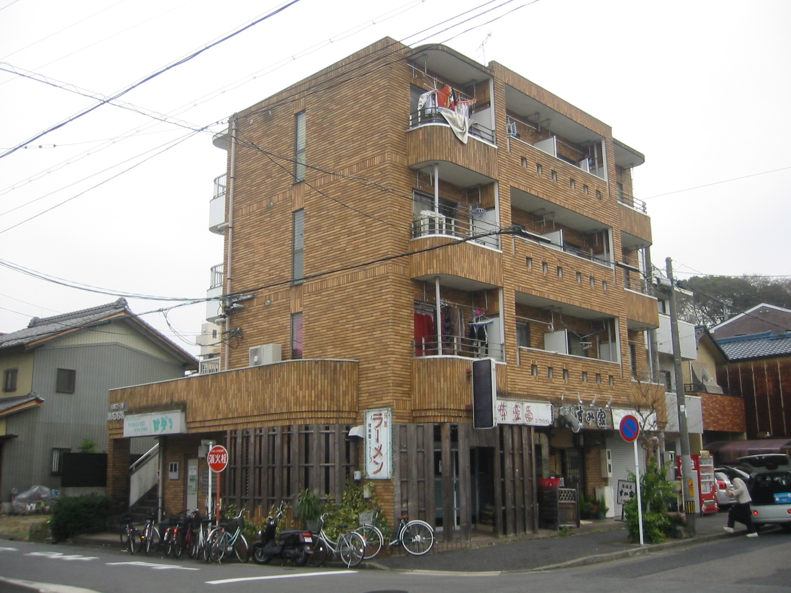 【名古屋市北区杉村のマンションの建物外観】