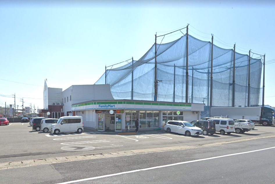 コンビニ　ファミリーマート南沖洲店（コンビニ）まで610m