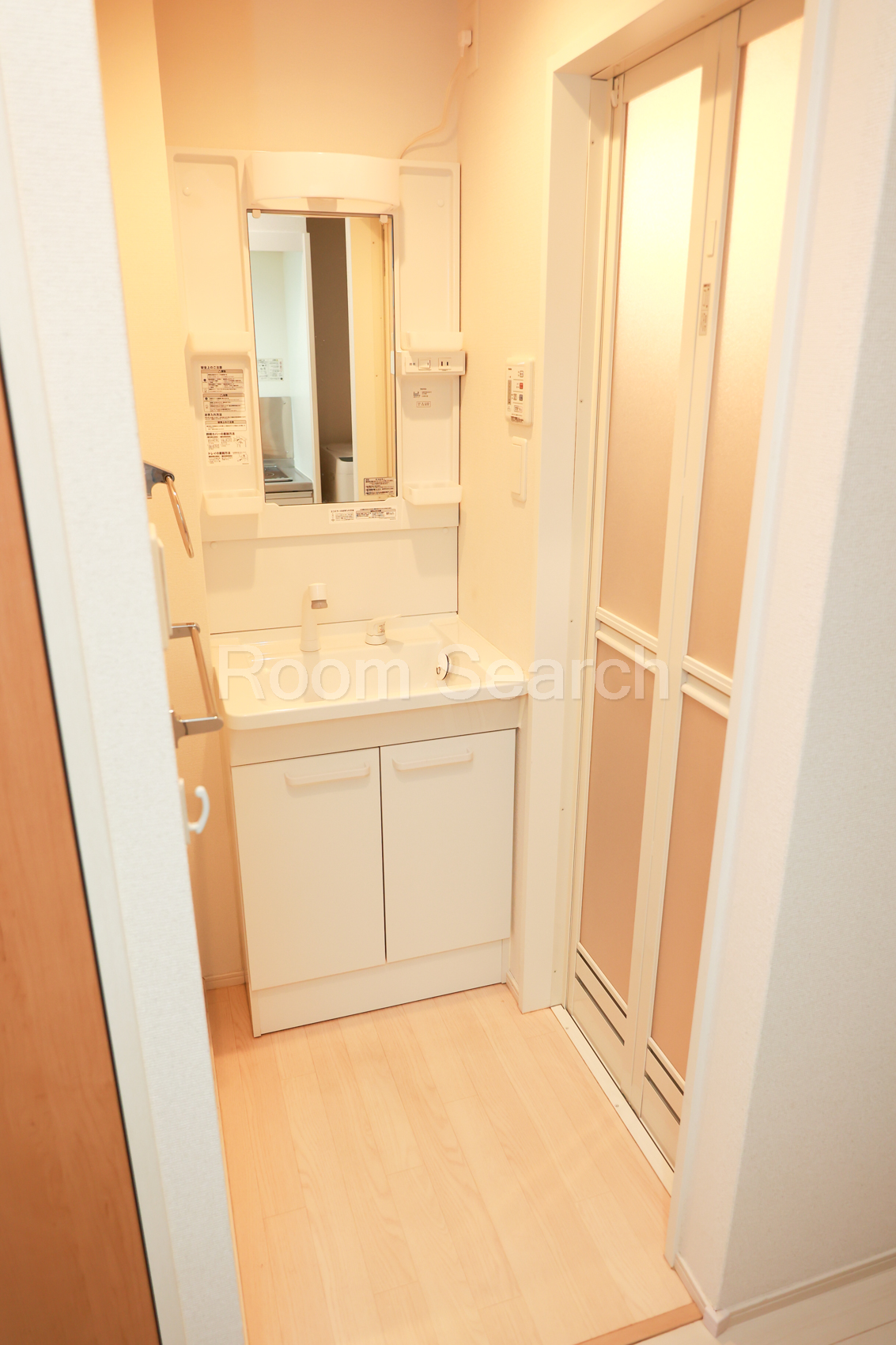 洗面設備　独立洗面台、収納