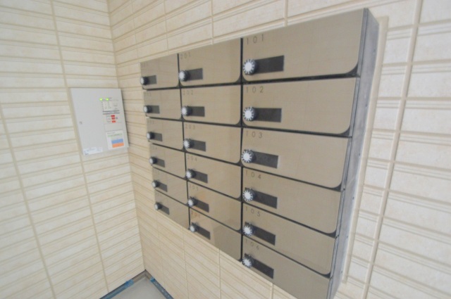 コンビニ　ファミリーマート安芸鶴江店（コンビニ）まで479m