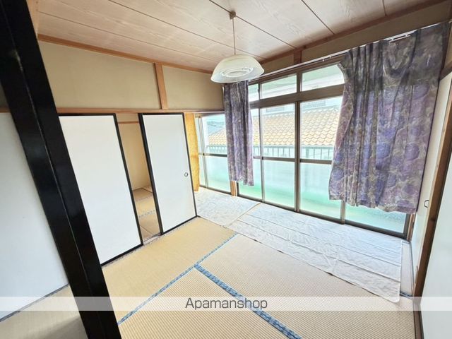 コーポはとの居間写真