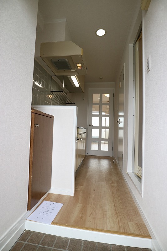 玄関　※写真は同タイプ物件