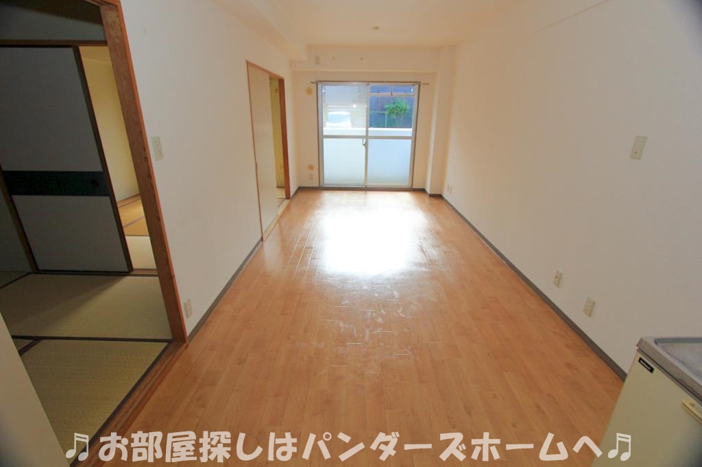 フォレ招提の居間写真