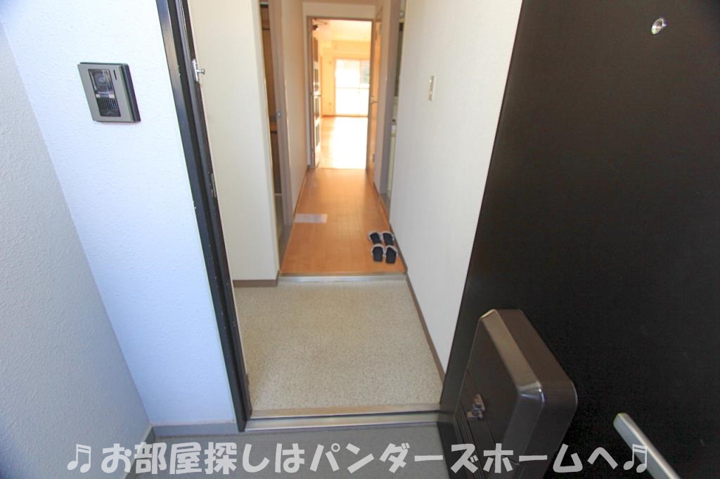 フォレ招提の玄関写真