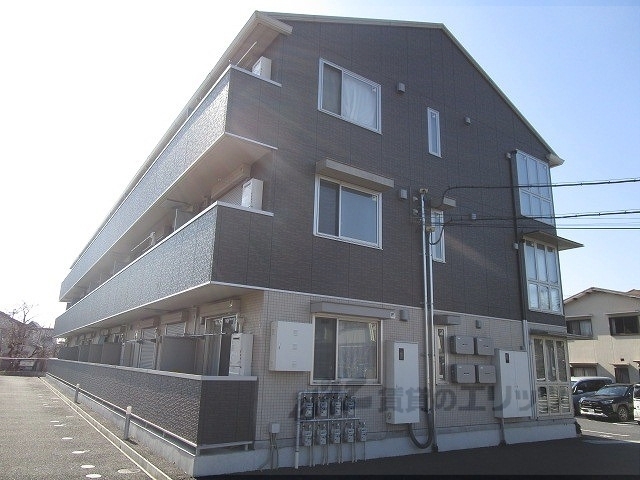 甲賀市水口町中邸のアパートの建物外観