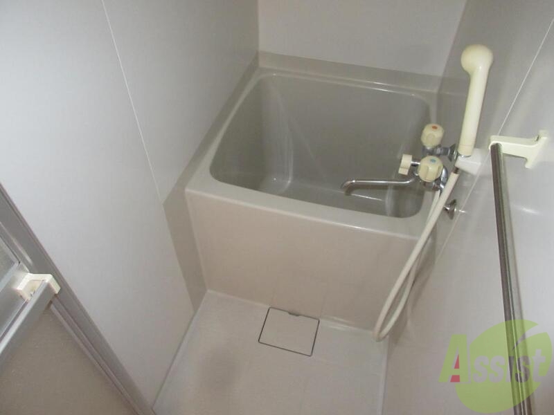 バス・シャワールーム　真っ白なお部屋です