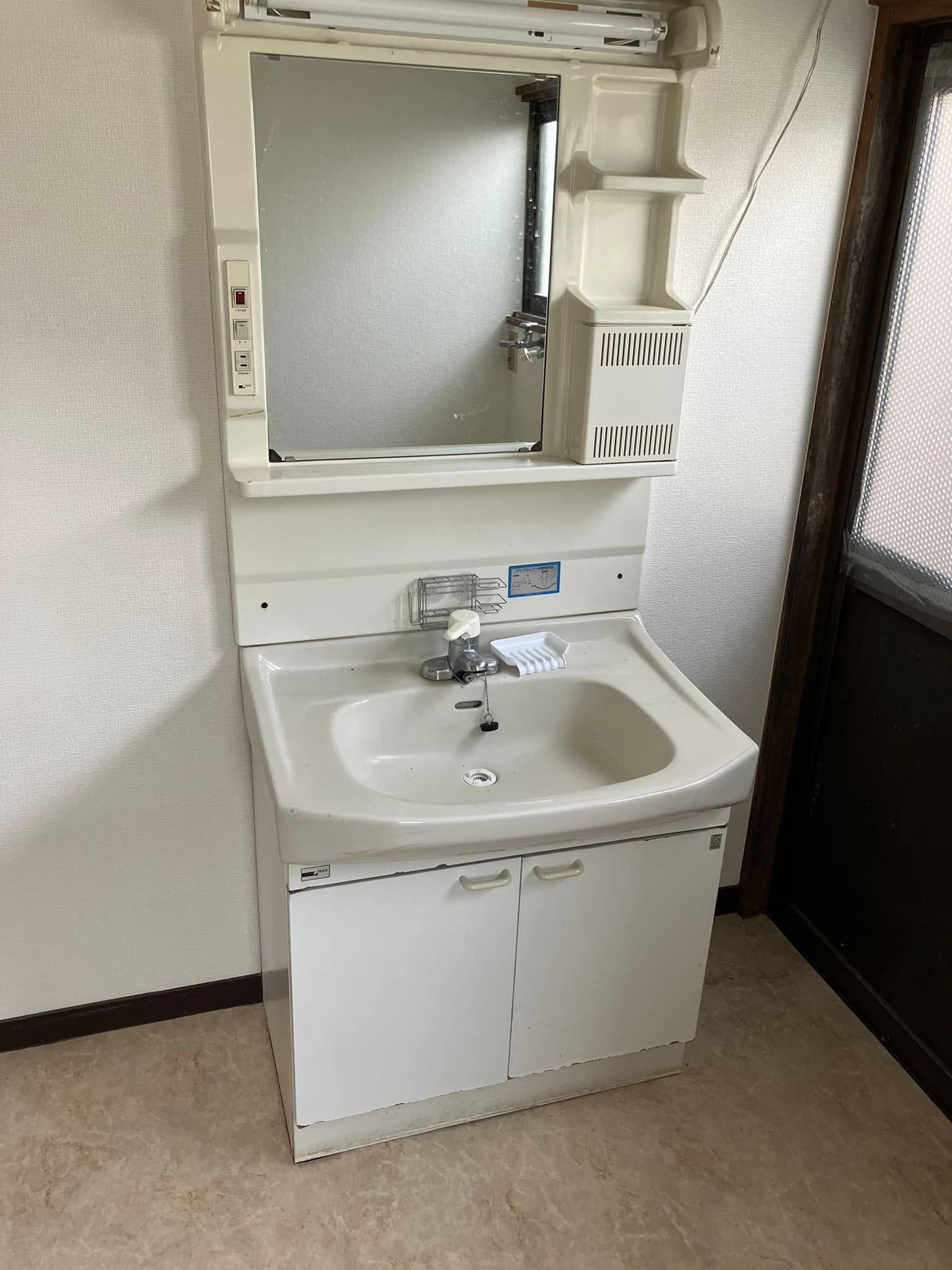 収納　洗面化粧台