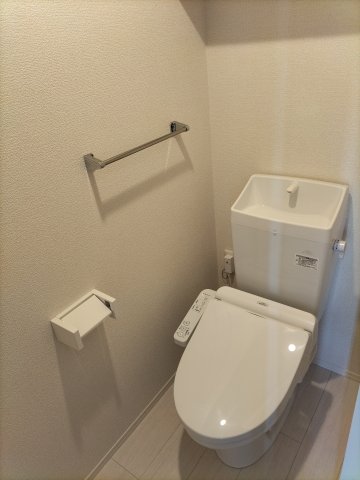 トイレ　清潔感のあるトイレです
